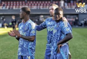 Read more about the article [NHẬN ĐỊNH BÓNG ĐÁ] AJAX – FRANKFURT | 03:00, 07/03 | ĐẠI BÀNG RỤNG CÁNH