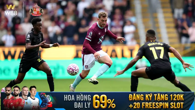 You are currently viewing CÁC CHÀNG TRAI ĐÃ ‘GÃY’ Ở SÂN TURF MOOR