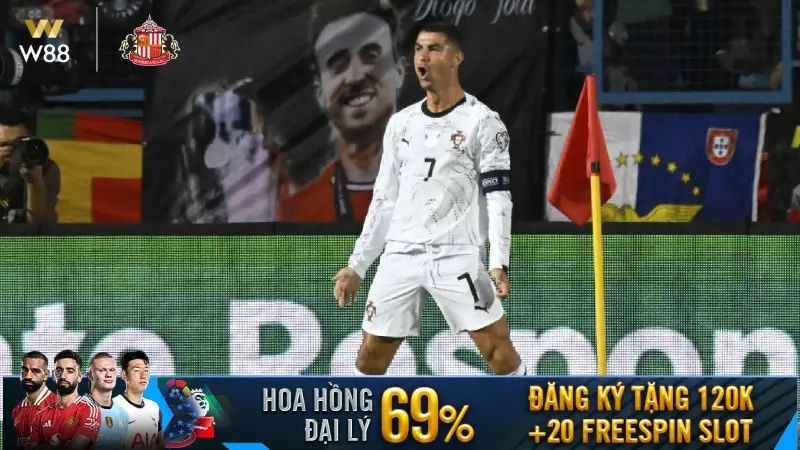 You are currently viewing RONALDO LẬP CÚ ĐÚP Ở VÒNG LOẠI  WORLD CUP 2026