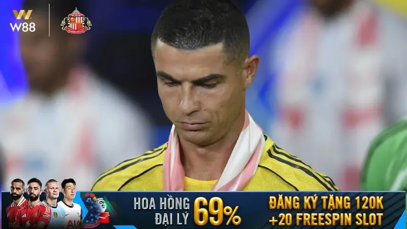 You are currently viewing CĐV PHẪN NỘ VỚI RONALDO