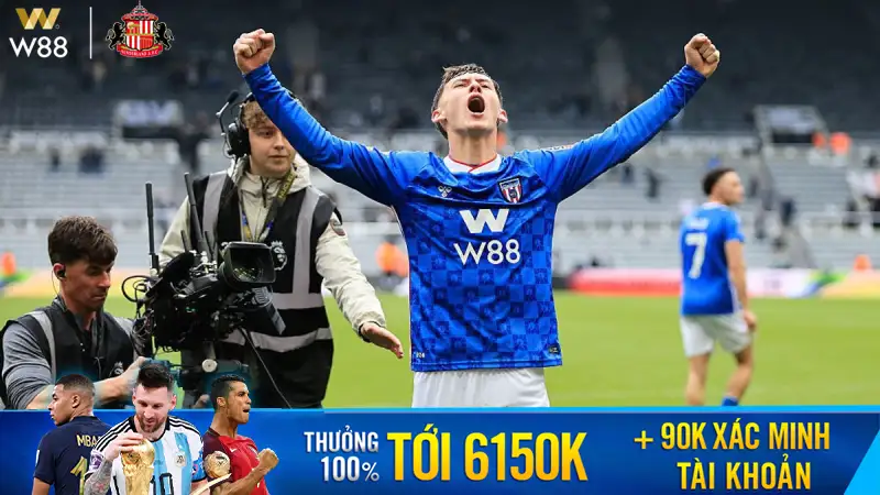 You are currently viewing CHRIS RIGG MỞ LỜI SAU KHI “NỔ SÚNG” LẦN ĐẦU Ở NGOẠI HẠNG ANH