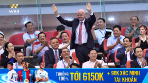 Read more about the article GIANNI INFANTINO CA NGỢI TÌNH YÊU BÓNG ĐÁ CỦA NGƯỜI HÂM MỘ VIỆT NAM