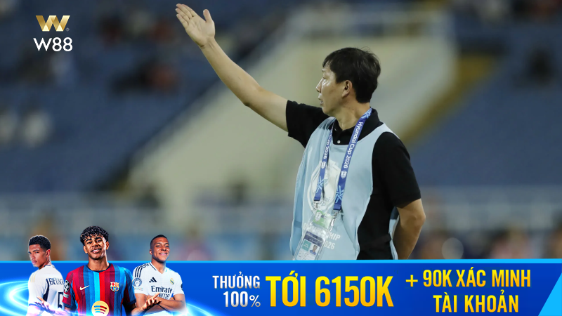 You are currently viewing “DỞ KHÓC DỞ CƯỜI” KHIẾN HLV KIM SANG-SIK PHẢI TỪ BỎ MÀU ÁO ĐEN QUEN THUỘC
